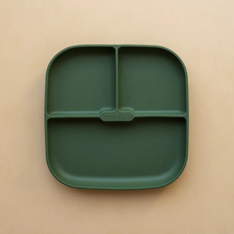 Plate with suction