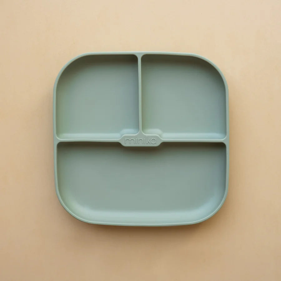 Plate with suction