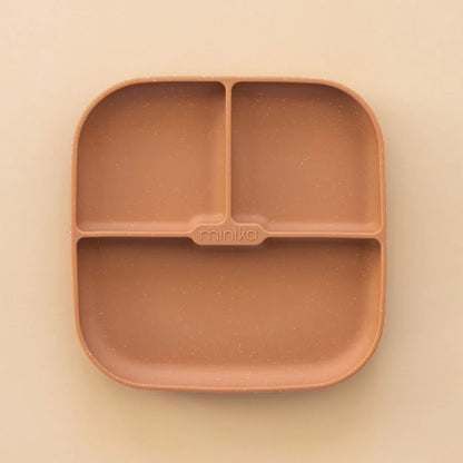 Plate with suction